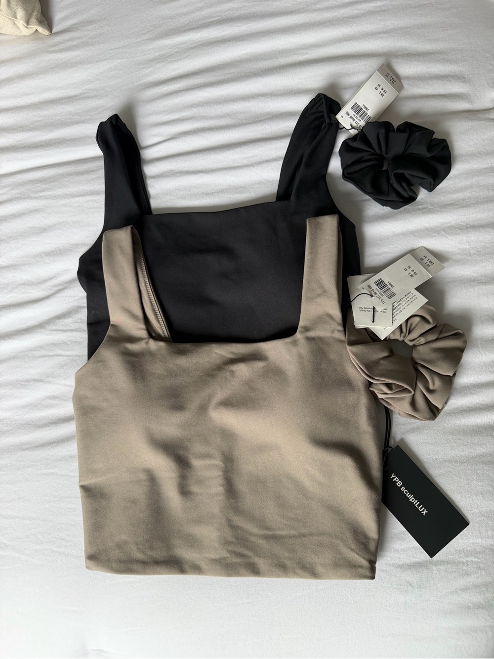 Abercrombie & Fitch Black Square-Neck Crop Tank with Matching Scrunchie